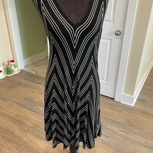 Max Studio Chevron Patterned Black and White Midi Dress
